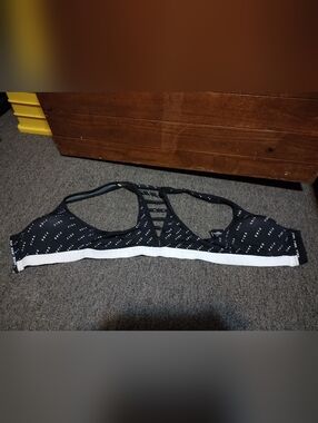 Victoria's Secret Women's Front Fastened Bra Size Medium